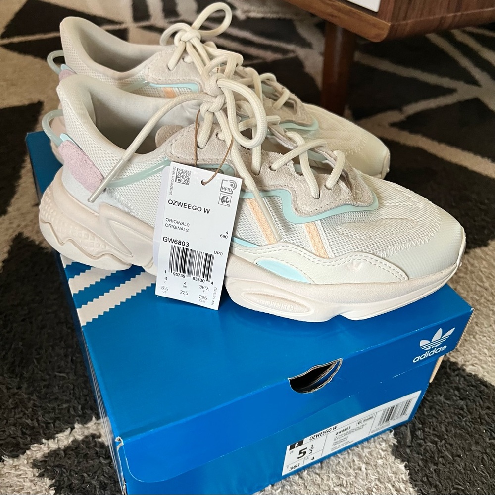 Adidas Women Ozweego Sneakers, Women’s 5.5 (36)